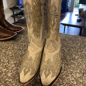 Corral angle wing boots